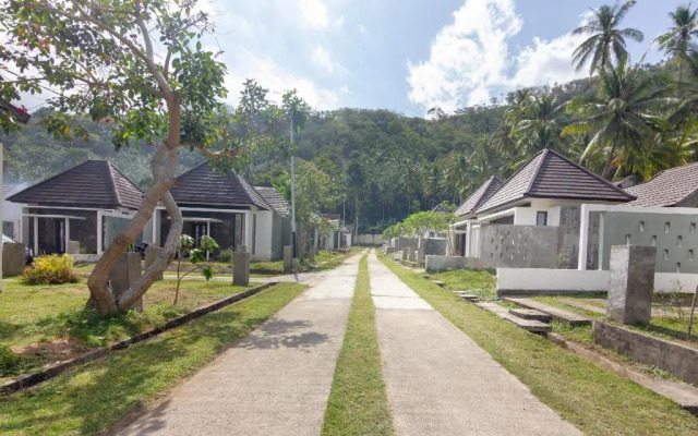 OYO 3796 Senggigi Villas