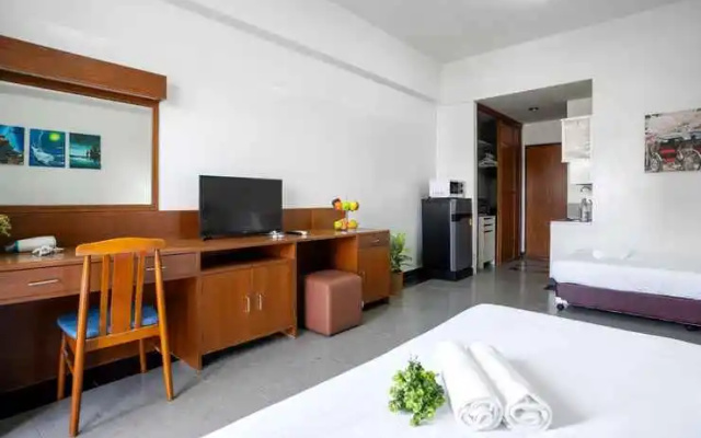 Studio room near MRT by PD Mansion
