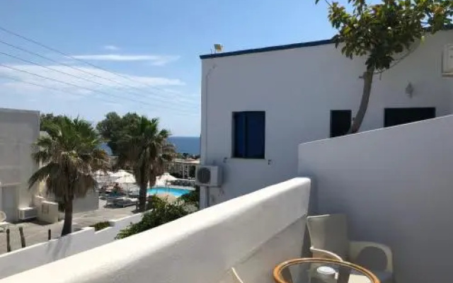 Villa Gambas Beach Studios