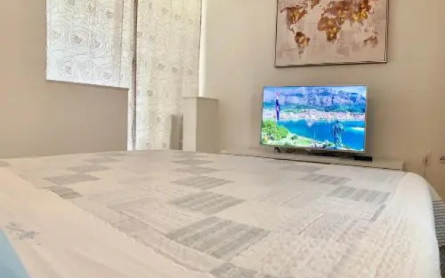 Summer Apartment 2