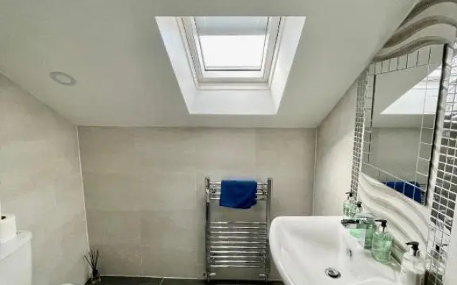 Spacious 1 Bed Apartment In The City Centre