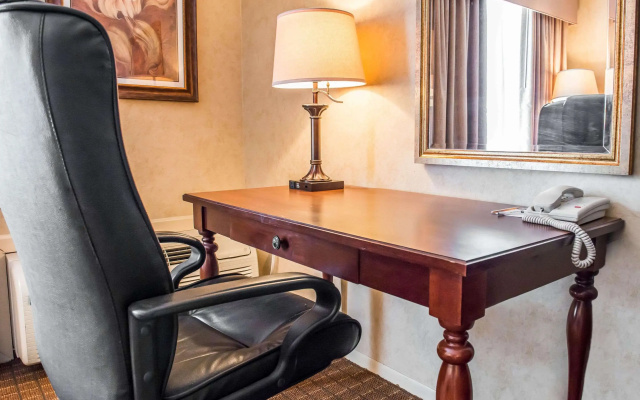 Quality Inn Pittsburgh Airport