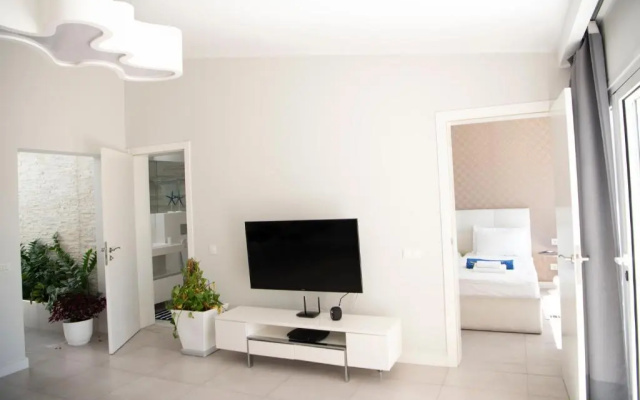 Luxury apartment in Island Village