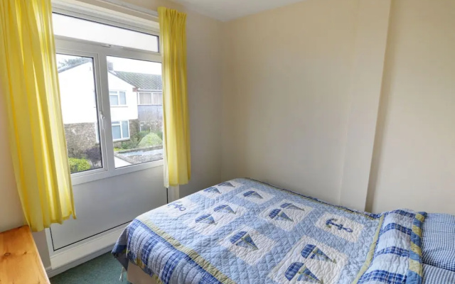 Modish Holiday Home in Swanage With Garden
