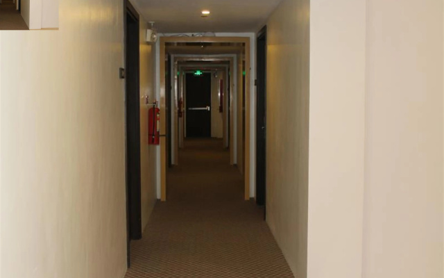 Top Star Hotel