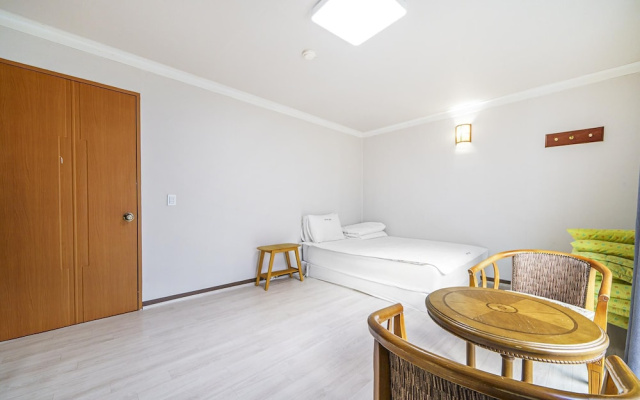 Ulsan Yeongnam Alps Sandia Oncheon