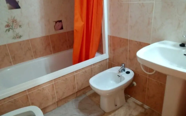 Wonderful top Floor Apartment Ideally Located Between sea and the City Center