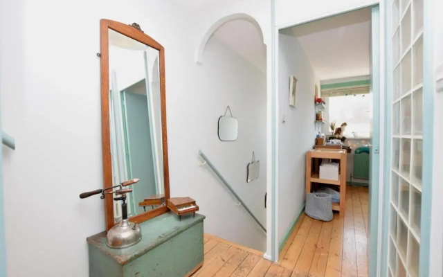 Stylish 3 Bed House with Parking in Bermondsey, Se1