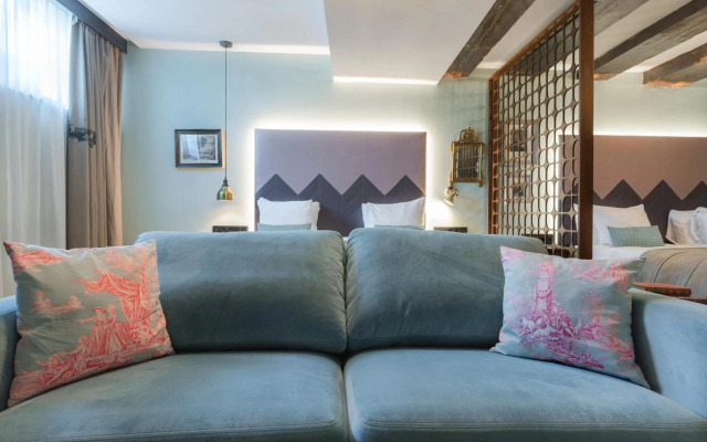 The Hendrick's Hotel