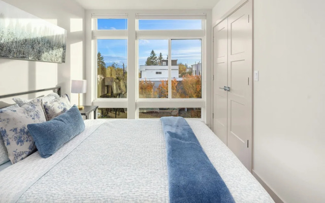 Lake View Townhouse