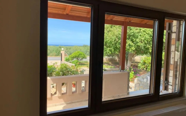 Stunning 3-bedroom Villa Near Malia Beach