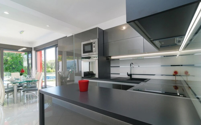 Beautiful Home in Omis With Wifi and 4 Bedrooms