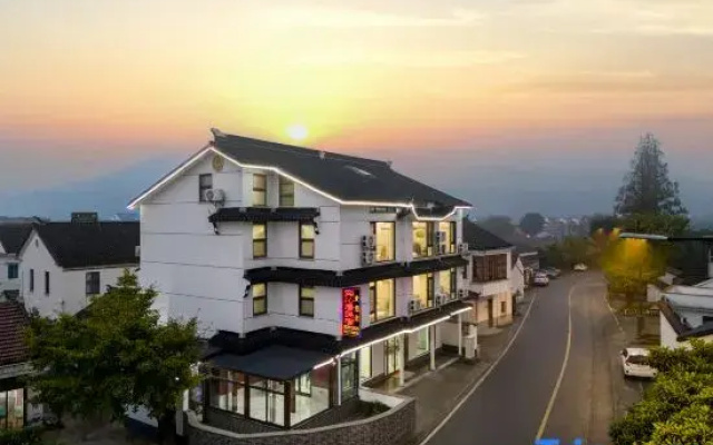 Yiqinju Homestay (Xishan Scenic Area Branch)