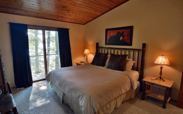 Bearfoot Retreat 4 Bedrooms 3 Bathrooms Condo