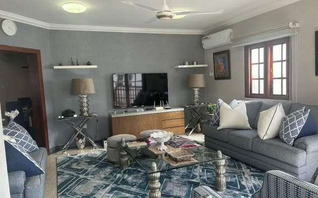 Mango restaurant and apartment hotel