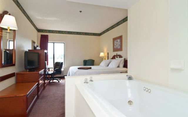 Spark by Hilton Newcomerstown
