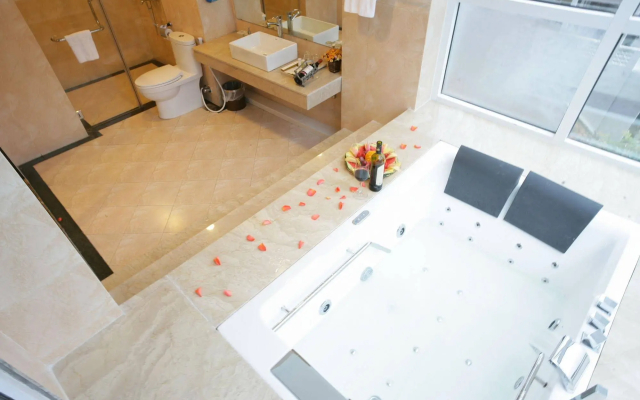 L'Heritage Hotel