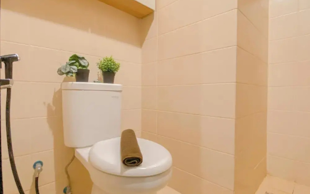 Comfortable 1Br At Belmont Residence Puri Apartment