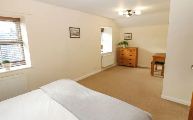 3 Eden Lodge