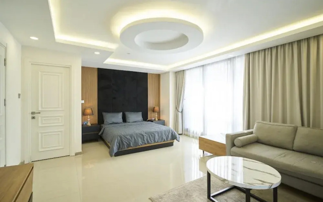 Amazing Penthouse Apartment With Rooftop Pool&bar