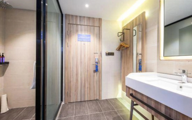 Отель Hanting Premium Nanjing Jiangpu Yanchuang Garden