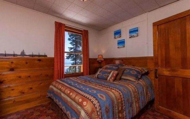 Couples Cove Lakefront Cabin