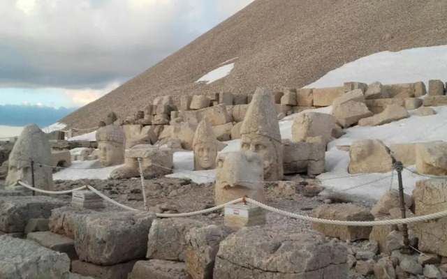 Nemrut Dağı Işik Pansi̇on