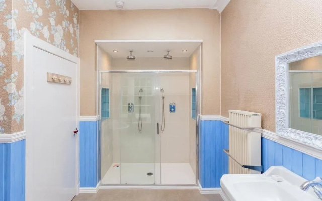 Lunan House Hotel