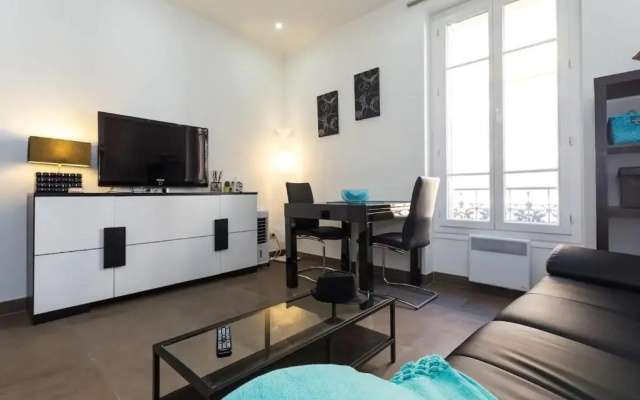 Feel Home - France 15
