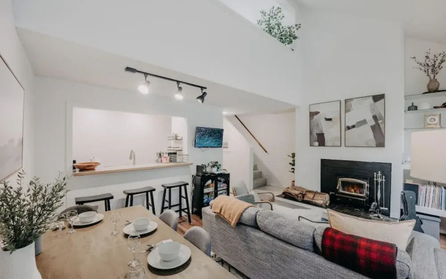 Snowater Condo #42 - Wifi - Pets Ok