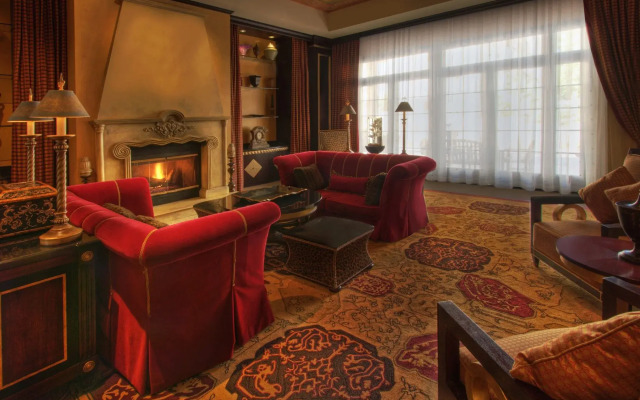 Juniper Hotel Cupertino, Curio Collection by Hilton