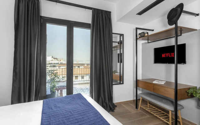 Play Theatrou, a member of Brown Hotels