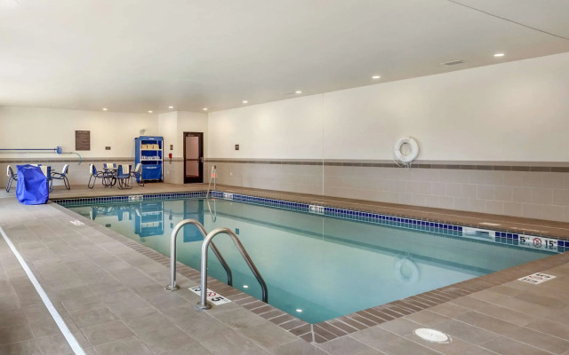 Comfort Inn & Suites Avera Southwest
