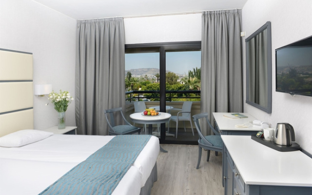 Palm Beach Hotel & Bungalows
