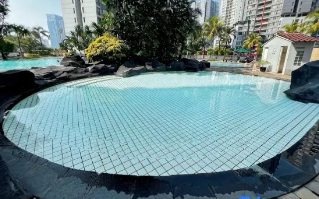 Large and Strategic Rasuna Apt 3BR with WiFi &Pool