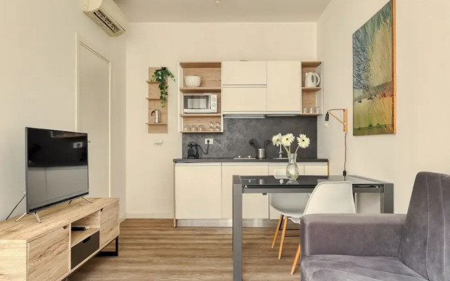 Delightful studios near Parco Tre Torri