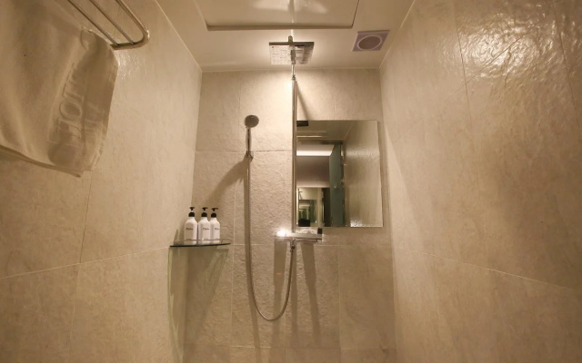 Gram Hotel