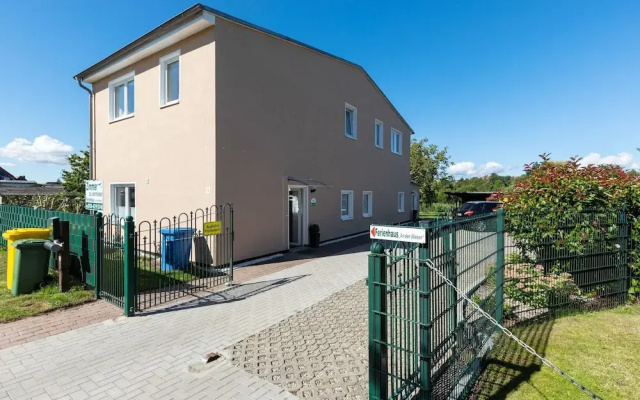 Spacious Family Haven in Kropelin