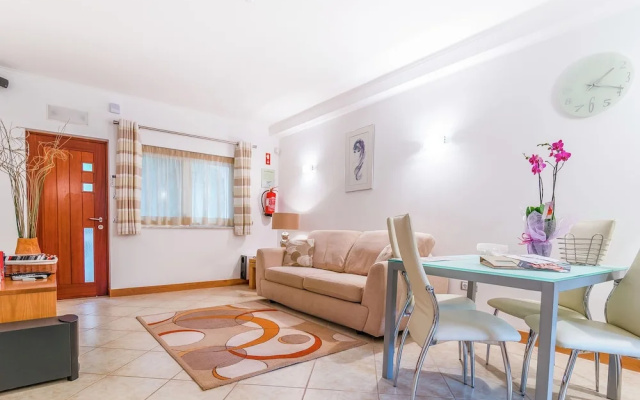 Luxurious Apartment in Lagos with Swimming Pool & Hot Tub