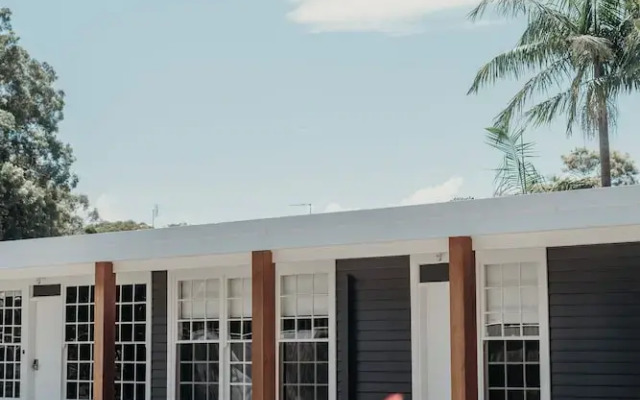 Nelson Palms Motel