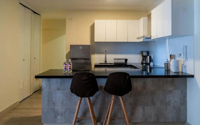 w Comfortable 2BR w Balcony in Miraflores