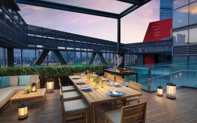 Beijing Jinqishu Hotel (Daxing Yihezhuang Metro Station)