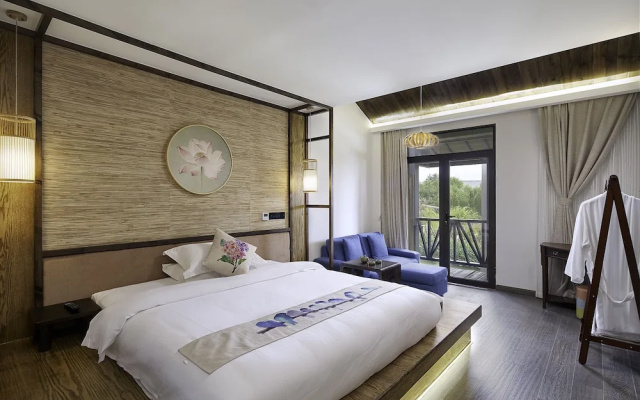 Floral Hotel Deqing Qinzizaiju