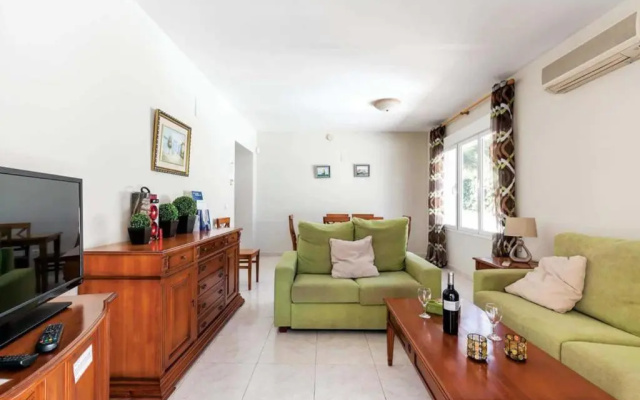 3383 Villa Encina