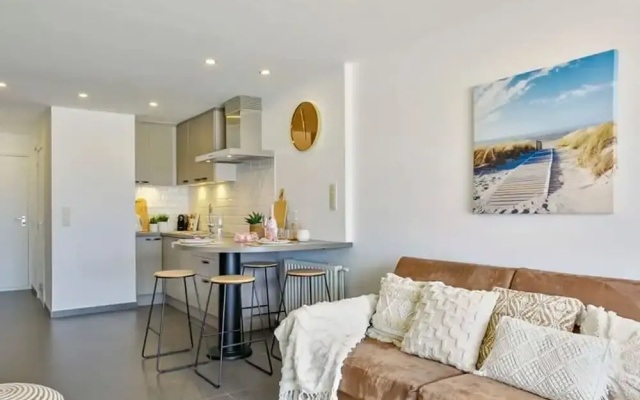 Beautiful Studio With Stunning Seaview and Terrace