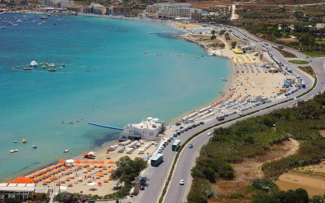 Blue Harbour – Seafront Self-Catering Holiday Penthouse – St Paul’s Bay