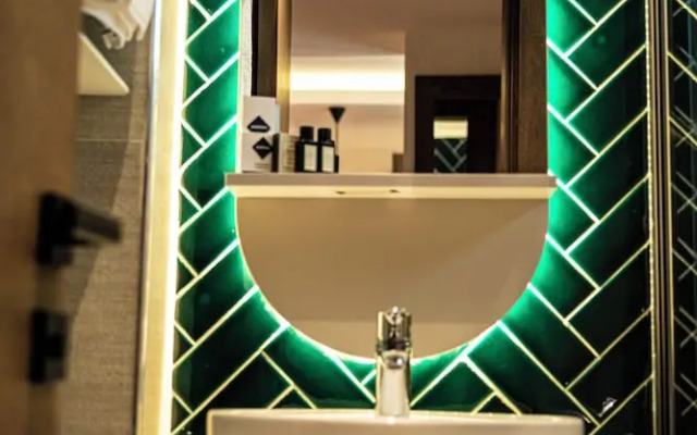 Parmos Otel