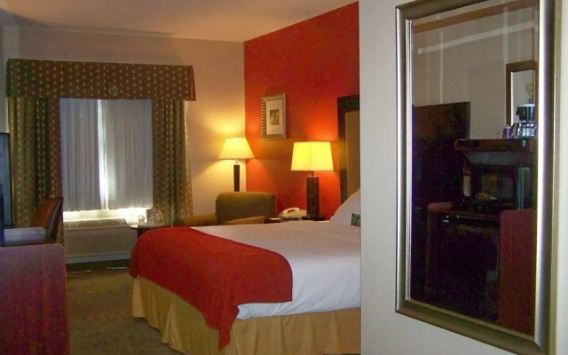 Holiday Inn Express Kendallville