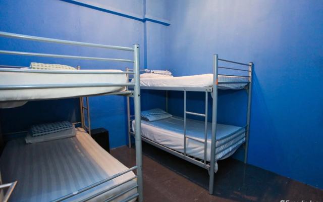 Moni Gallery Hostel