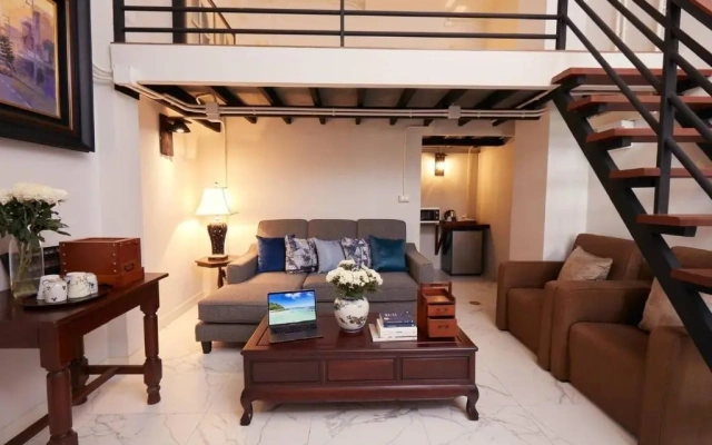 Yo-yo house